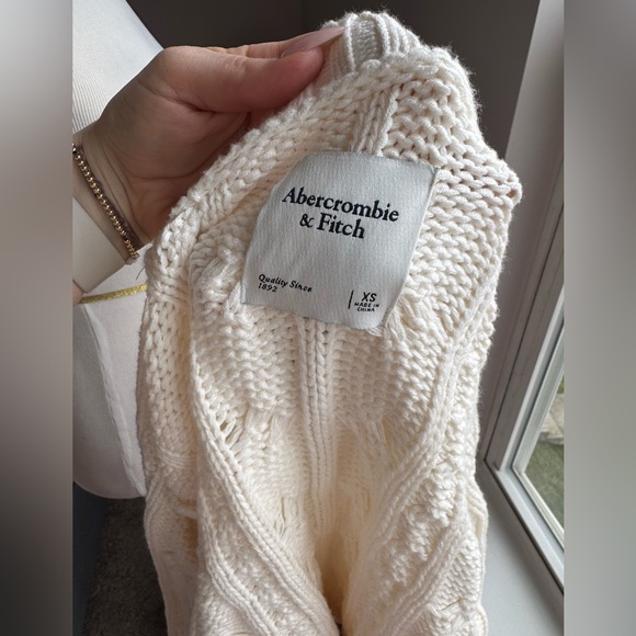 Abercrombie & Fitch Cream Cable Knit Cardigan - Picture 5 of 5
